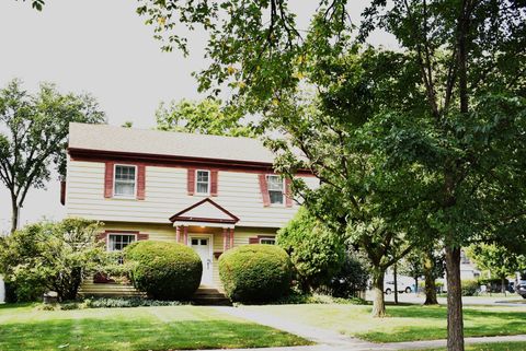 240 N Willow Road Elmhurst IL 60126