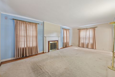 Tiny photo for 240 N Willow Road, Elmhurst, IL 60126 (MLS # 12471171)