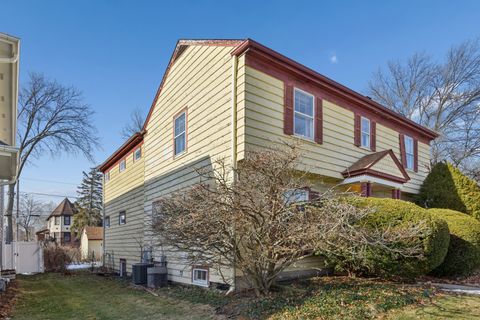Tiny photo for 240 N Willow Road, Elmhurst, IL 60126 (MLS # 12471171)