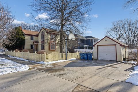 Tiny photo for 240 N Willow Road, Elmhurst, IL 60126 (MLS # 12471171)