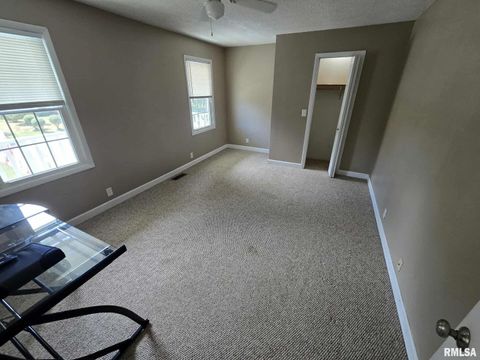 Tiny photo for 108 MOCKINGBIRD Lane, Woodlawn, IL 62898 (MLS # EB459711)