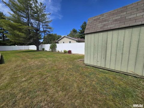 Tiny photo for 108 MOCKINGBIRD Lane, Woodlawn, IL 62898 (MLS # EB459711)