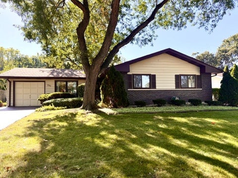 Photo of 21W331 Ahlstrand Road, Lombard, IL 60148 (MLS # 12748031)