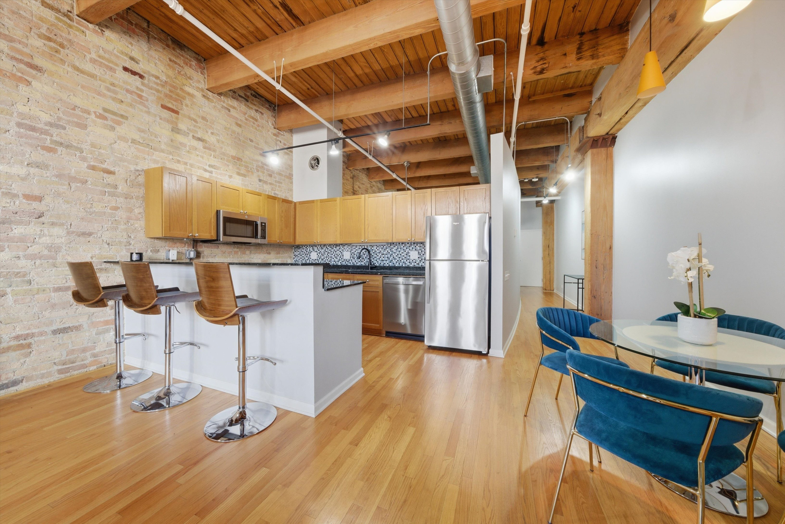 375 W Erie Street 408