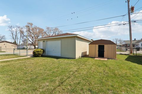 Tiny photo for 17303 Greenbay Avenue SE, Lansing, IL 60438 (MLS # 12605379)