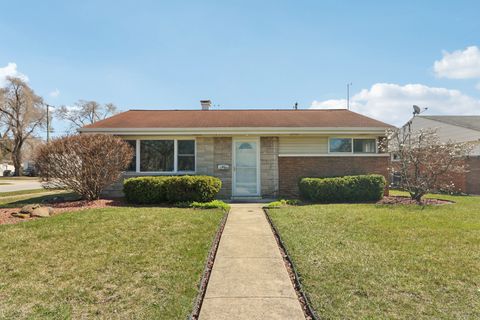 Tiny photo for 17303 Greenbay Avenue SE, Lansing, IL 60438 (MLS # 12605379)