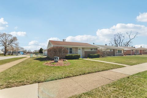 Tiny photo for 17303 Greenbay Avenue SE, Lansing, IL 60438 (MLS # 12605379)