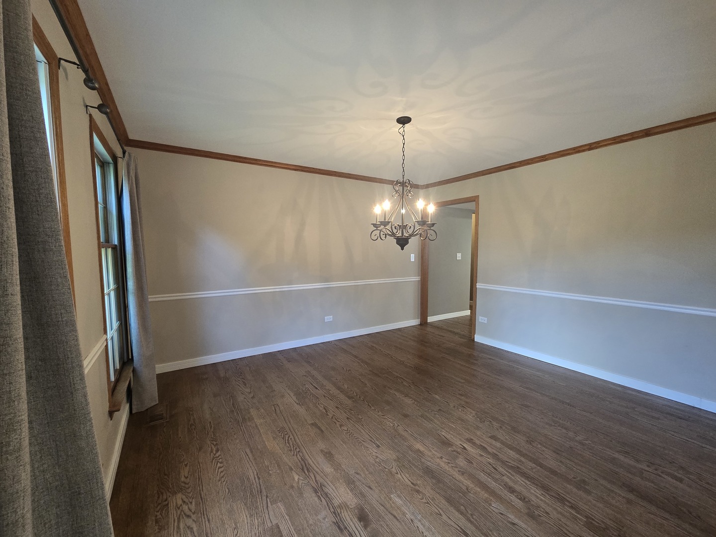 1565 OLD BARN Circle