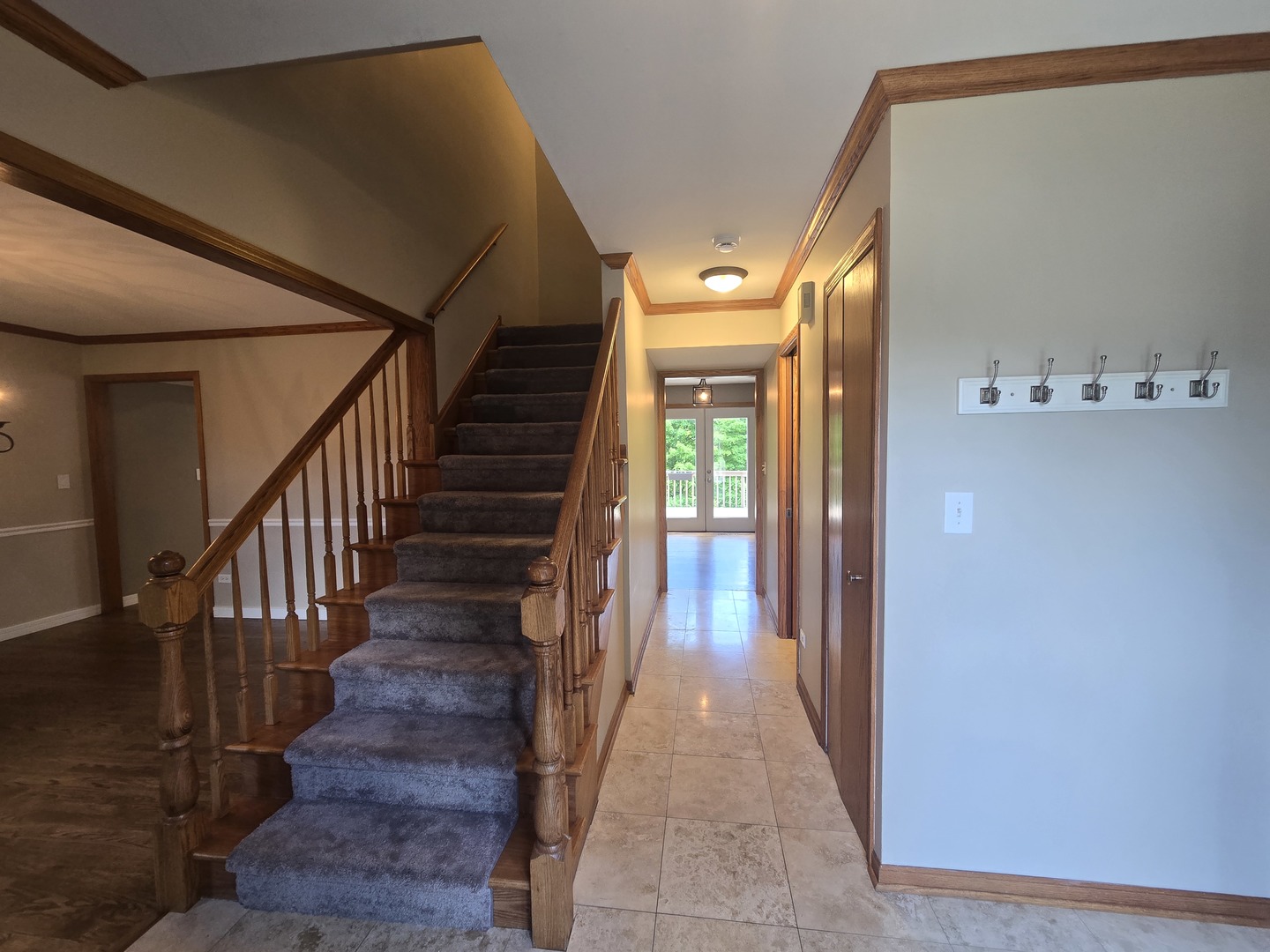 1565 OLD BARN Circle