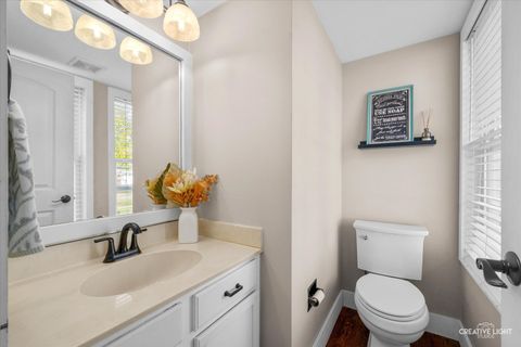 Tiny photo for 363 Cornwall Avenue, South Elgin, IL 60177 (MLS # 12542682)