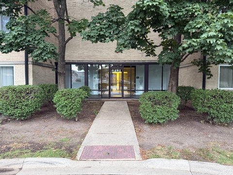 Photo of 2424 E Oakton Street #4H, Arlington Heights, IL 60004 (MLS # 12760400)