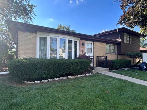 Photo of 36 S Highview Avenue, Addison, IL 60101 (MLS # 12462018)