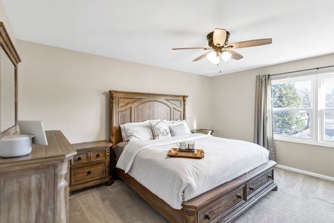 Tiny photo for 460 Hunters Way, Fox River Grove, IL 60021 (MLS # 12501835)