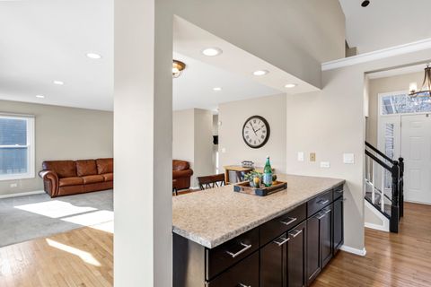 Tiny photo for 460 Hunters Way, Fox River Grove, IL 60021 (MLS # 12501835)