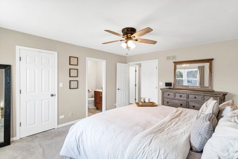 Tiny photo for 460 Hunters Way, Fox River Grove, IL 60021 (MLS # 12501835)