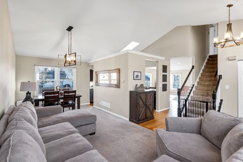 Tiny photo for 460 Hunters Way, Fox River Grove, IL 60021 (MLS # 12501835)