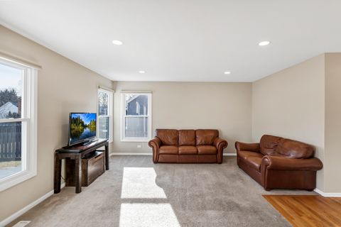 Tiny photo for 460 Hunters Way, Fox River Grove, IL 60021 (MLS # 12501835)