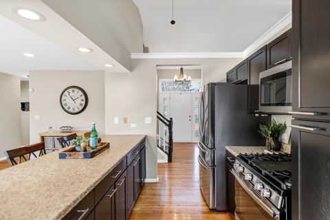 Tiny photo for 460 Hunters Way, Fox River Grove, IL 60021 (MLS # 12501835)