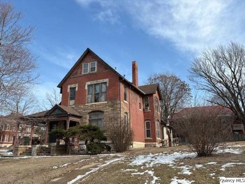 438 N 6th Quincy IL 62301