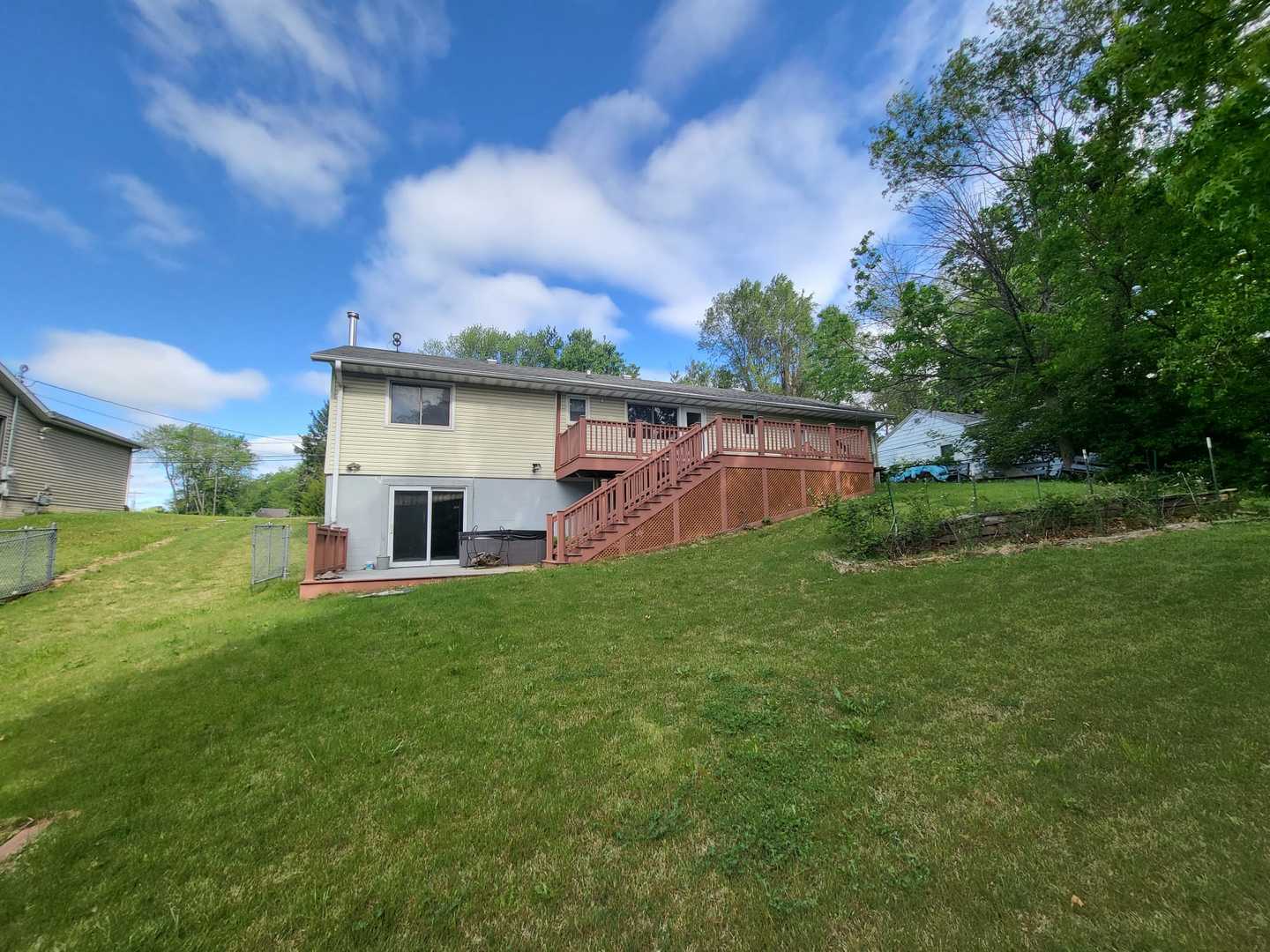 4502 NW Scenic Drive