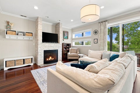 Tiny photo for 1925 W Irving Park Road #3, Chicago, IL 60613 (MLS # 12736150)