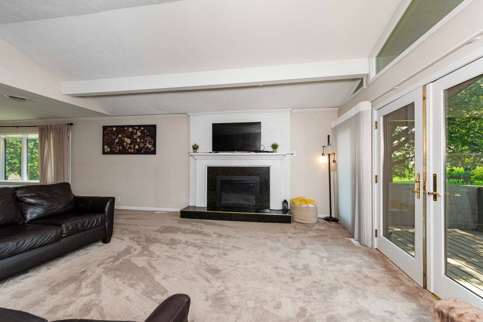 206 E Via Sistina Court