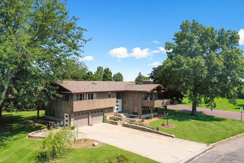 3 beds bed, 2.5 baths bath property at 206 E Via Sistina Court, Toluca, IL 61369