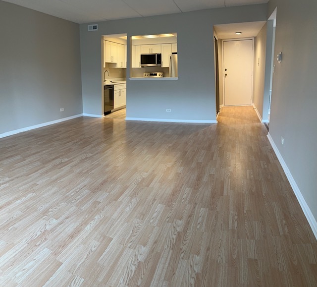 917 Vose Drive 211