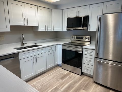 Tiny photo for 917 Vose Drive #211, Gurnee, IL 60031 (MLS # 12503962)