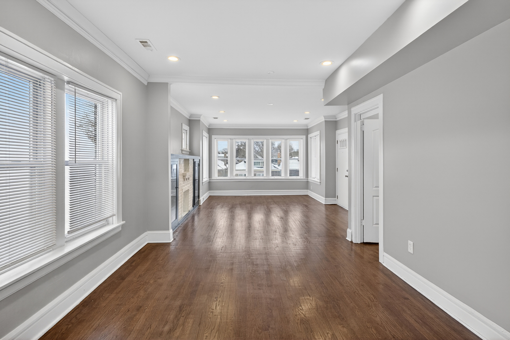 7613 S Marshfield Avenue