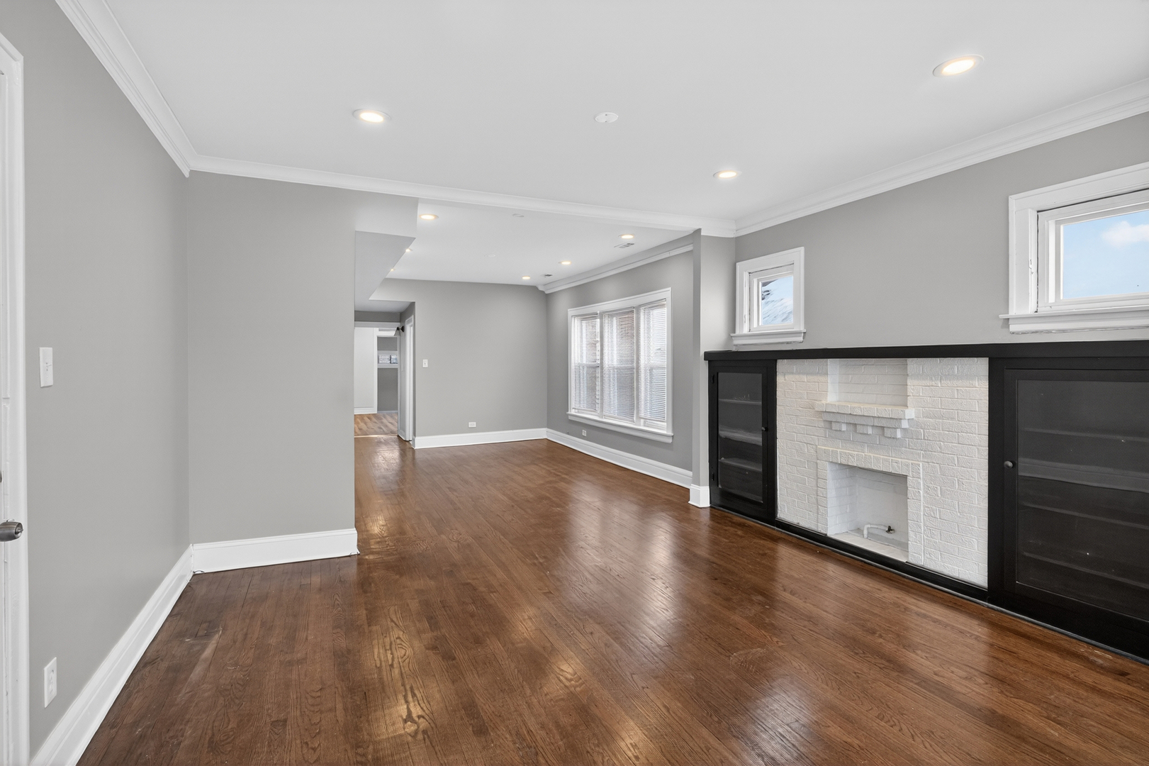 7613 S Marshfield Avenue