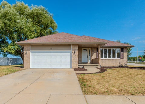 Photo of 411 Shamrock Lane, Manteno, IL 60950 (MLS # 12758701)