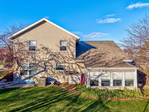 Tiny photo for 821 Thornberry Street, Ottawa, IL 61350 (MLS # 12526406)