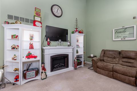 Tiny photo for 821 Thornberry Street, Ottawa, IL 61350 (MLS # 12526406)