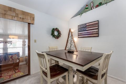 Tiny photo for 821 Thornberry Street, Ottawa, IL 61350 (MLS # 12526406)