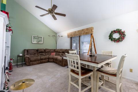Tiny photo for 821 Thornberry Street, Ottawa, IL 61350 (MLS # 12526406)