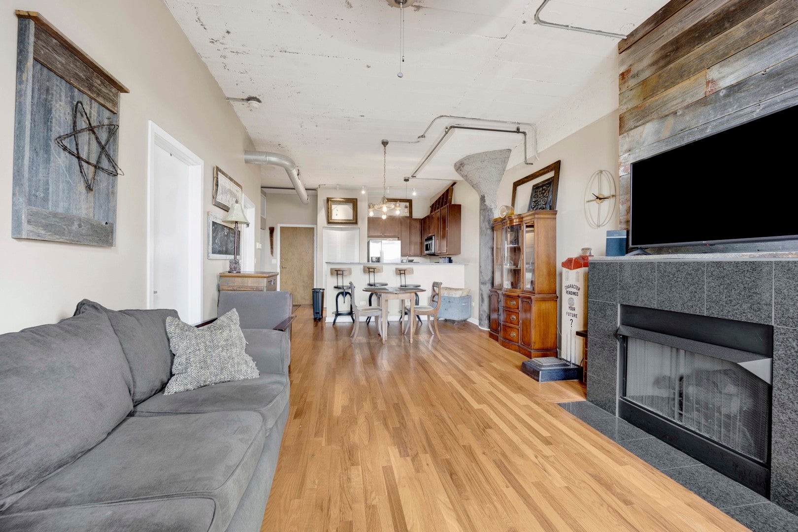 1071 W 15th Street 214