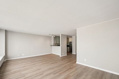 Tiny photo for 5455 N Sheridan Road #2807, Chicago, IL 60640 (MLS # 12567837)