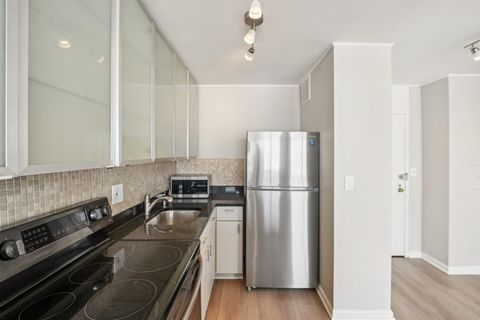 Tiny photo for 5455 N Sheridan Road #2807, Chicago, IL 60640 (MLS # 12567837)
