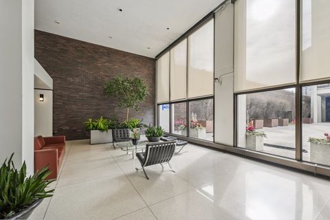 Tiny photo for 5455 N Sheridan Road #2807, Chicago, IL 60640 (MLS # 12567837)