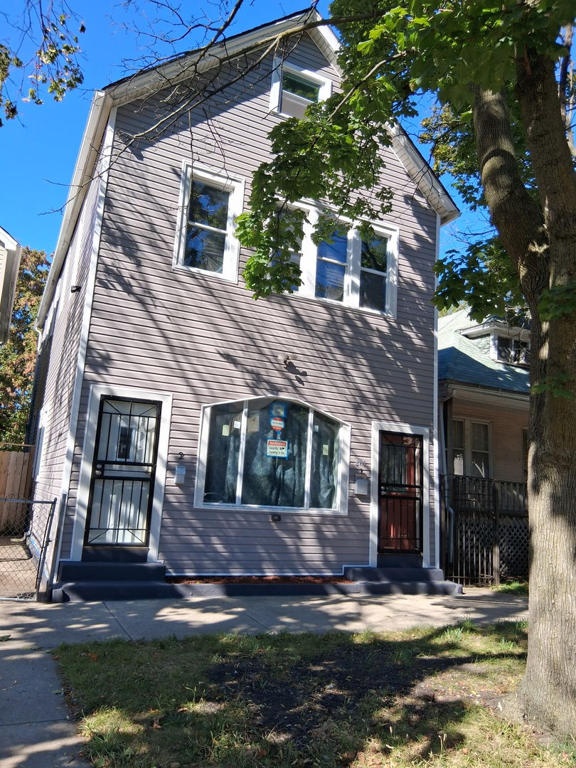 8716 S MARQUETTE Avenue