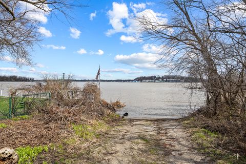 Tiny photo for 38169 N 3rd Avenue, Spring Grove, IL 60081 (MLS # 12603226)