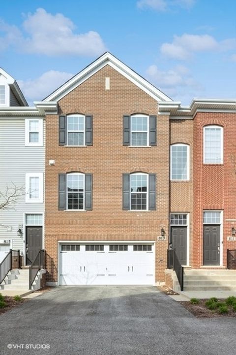 813 Paisley Court Naperville IL 60540