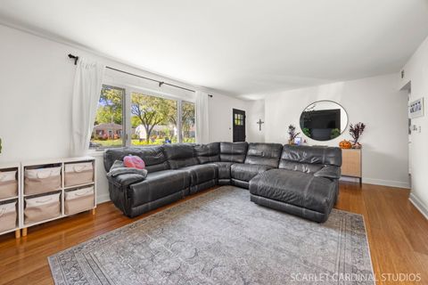 Tiny photo for 835 S Wisconsin Avenue, Villa Park, IL 60181 (MLS # 12500021)