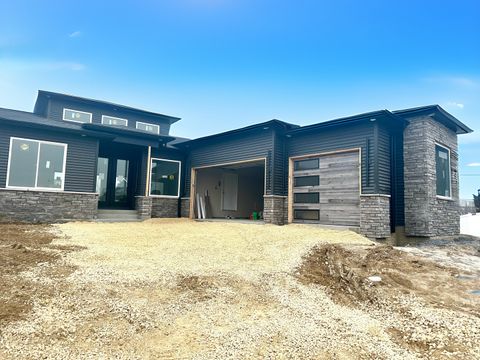 Tiny photo for 1709 KATIE Court, Davenport, IA 52807 (MLS # QC4268868)