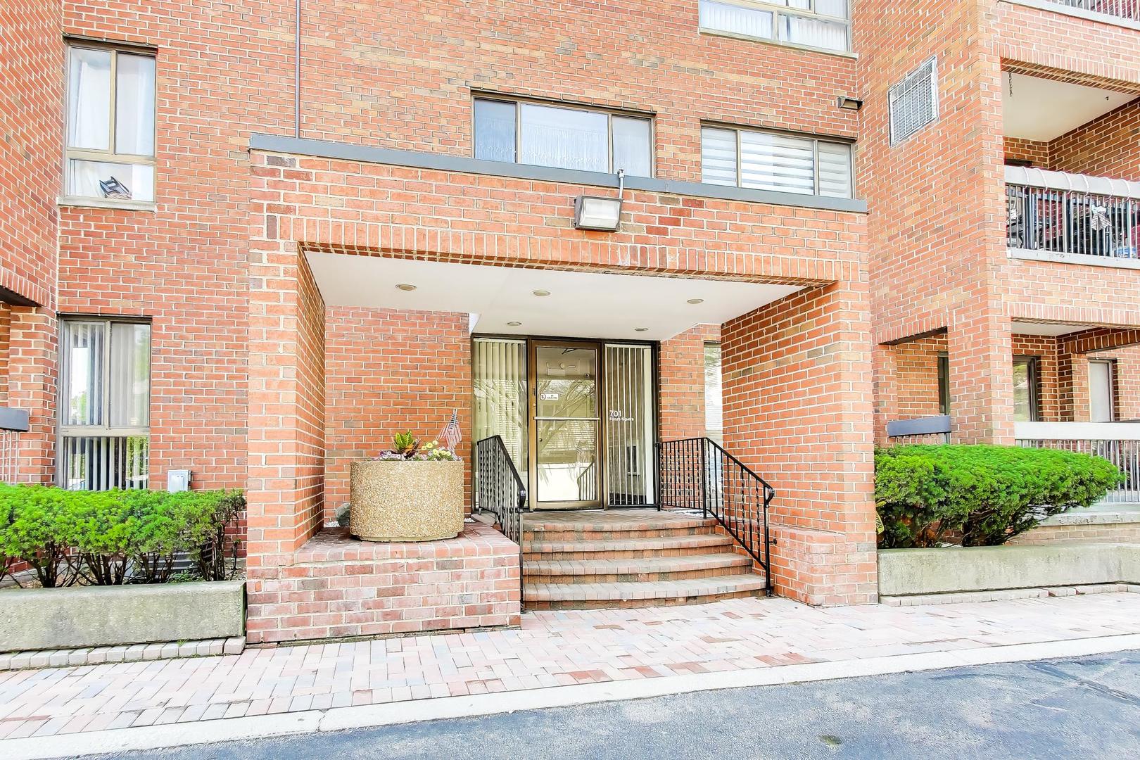 701 Forum Square 402