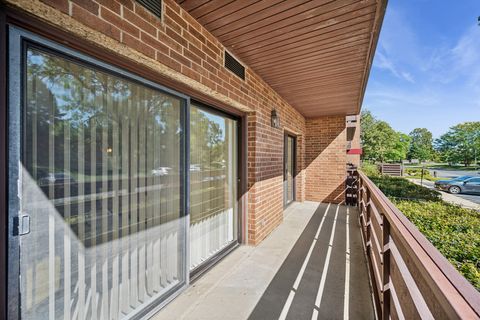 Tiny photo for 2000 CHESTNUT Avenue #103, Glenview, IL 60025 (MLS # 12475109)
