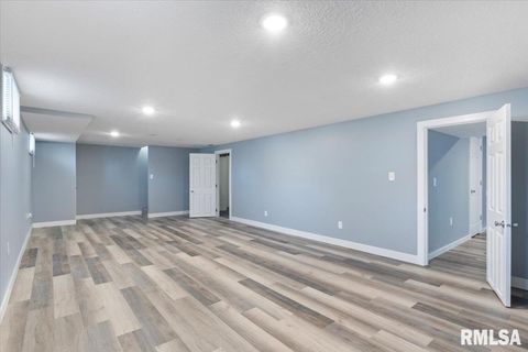 Tiny photo for 3518 W GARFIELD Street, Davenport, IA 52804 (MLS # 12571320)