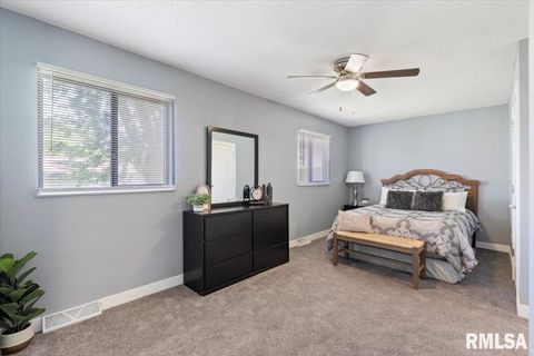 Tiny photo for 3518 W GARFIELD Street, Davenport, IA 52804 (MLS # 12571320)