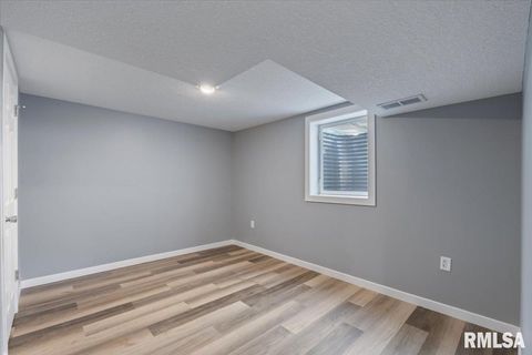 Tiny photo for 3518 W GARFIELD Street, Davenport, IA 52804 (MLS # 12571320)